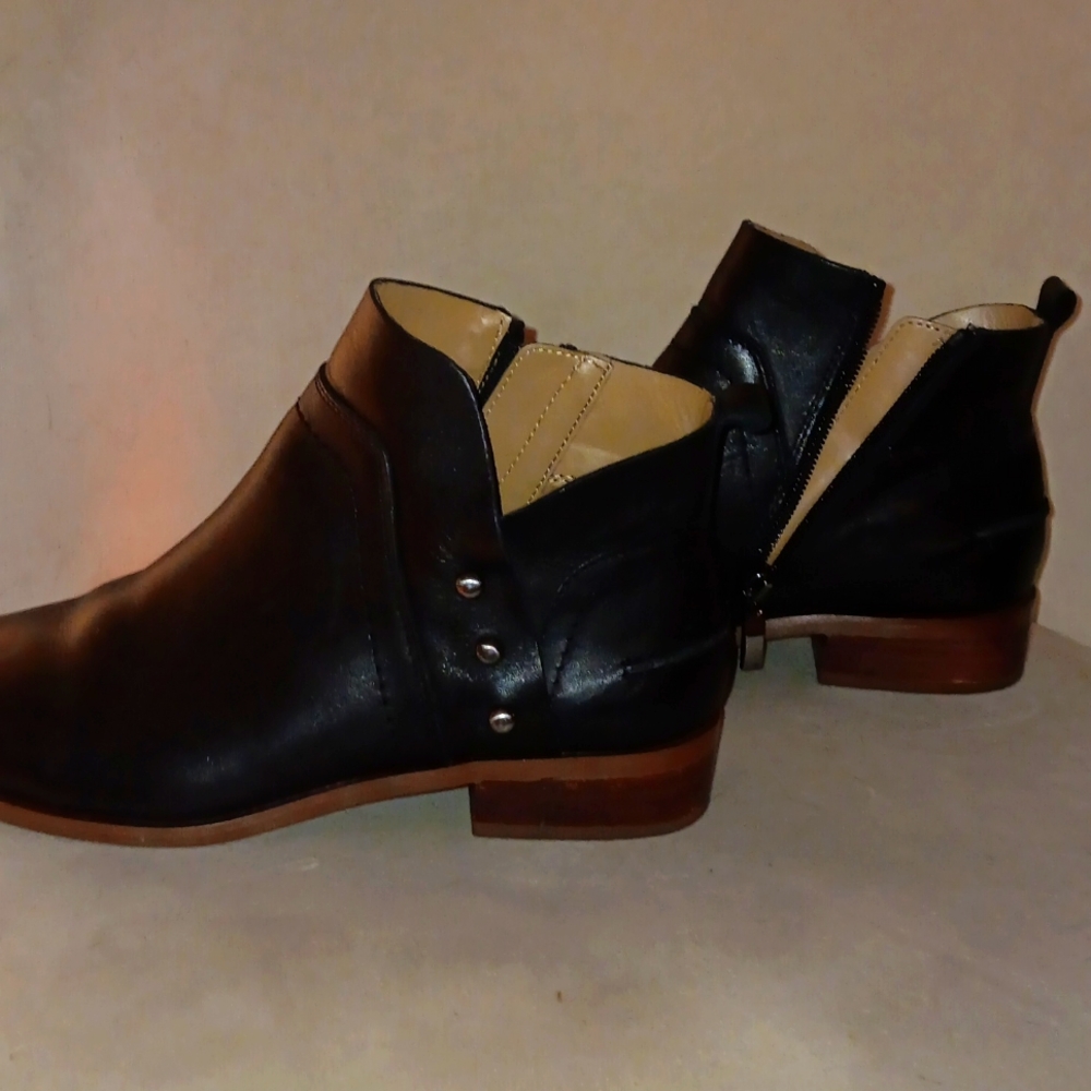 Franco Sarto Women's Black Chelsea Boots